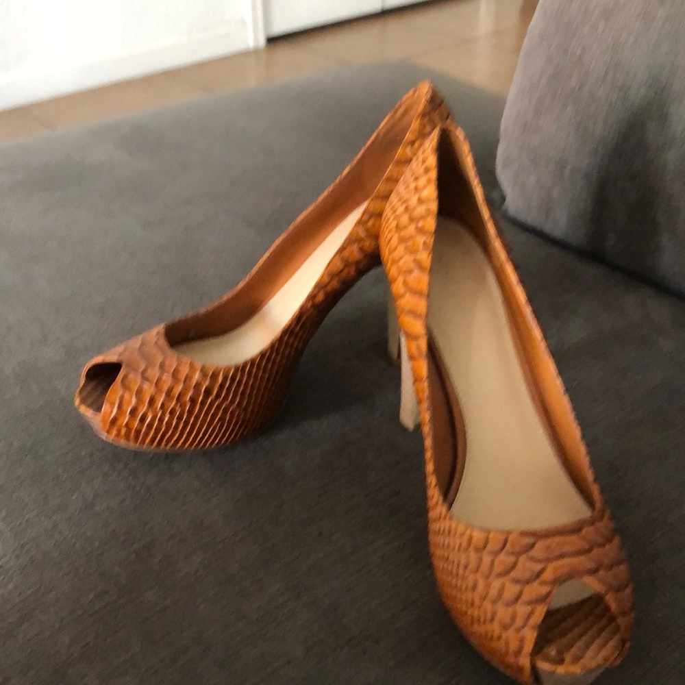 Peep toe tan heels